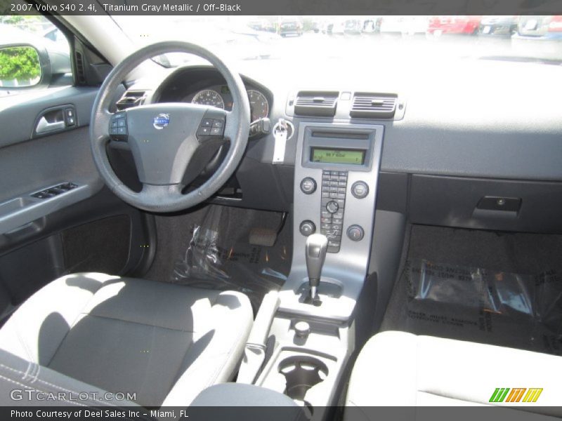 Titanium Gray Metallic / Off-Black 2007 Volvo S40 2.4i