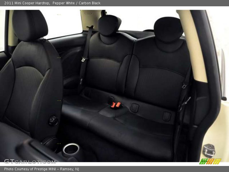 Pepper White / Carbon Black 2011 Mini Cooper Hardtop