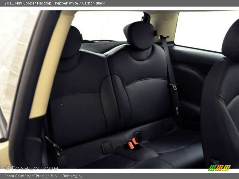 Pepper White / Carbon Black 2011 Mini Cooper Hardtop