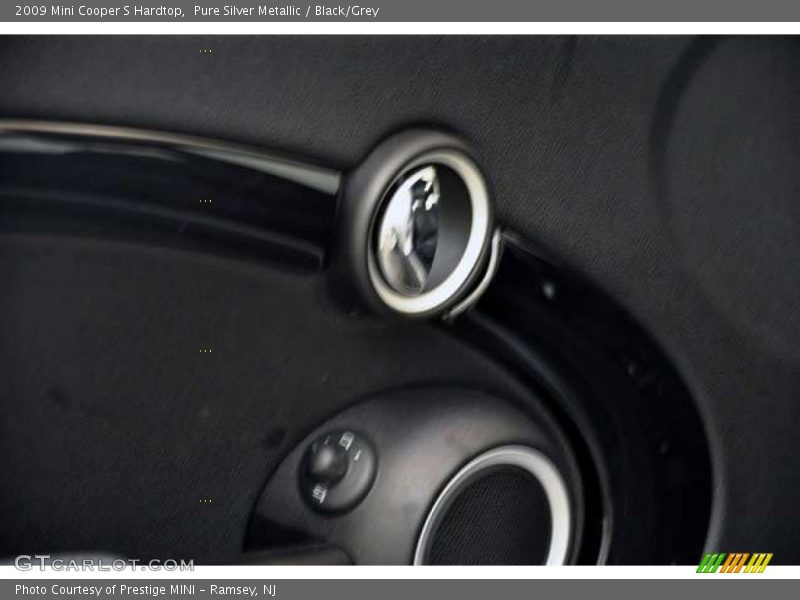 Pure Silver Metallic / Black/Grey 2009 Mini Cooper S Hardtop