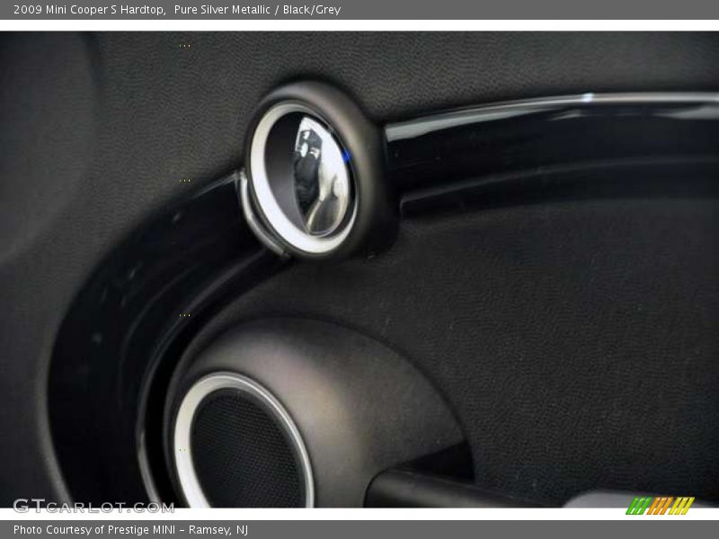 Pure Silver Metallic / Black/Grey 2009 Mini Cooper S Hardtop