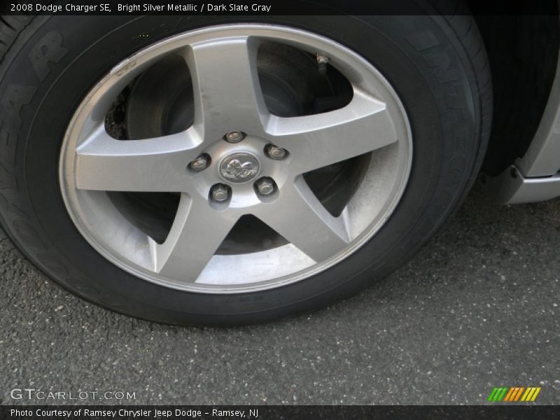 Bright Silver Metallic / Dark Slate Gray 2008 Dodge Charger SE