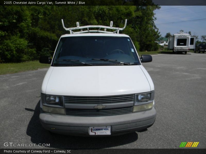 Summit White / Blue 2005 Chevrolet Astro Cargo Van