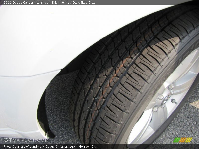 Bright White / Dark Slate Gray 2011 Dodge Caliber Mainstreet