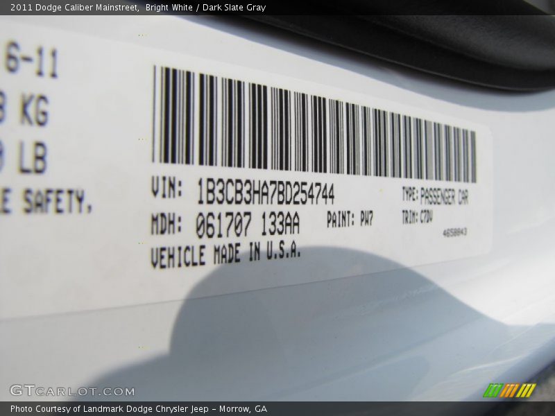 Bright White / Dark Slate Gray 2011 Dodge Caliber Mainstreet