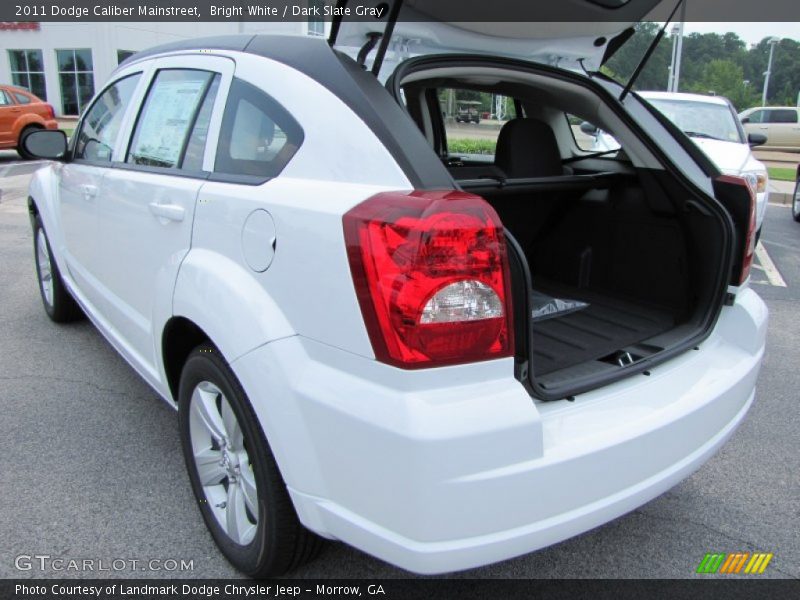 Bright White / Dark Slate Gray 2011 Dodge Caliber Mainstreet