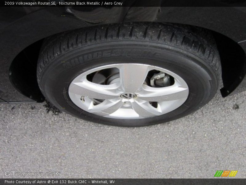 Nocturne Black Metallic / Aero Grey 2009 Volkswagen Routan SE