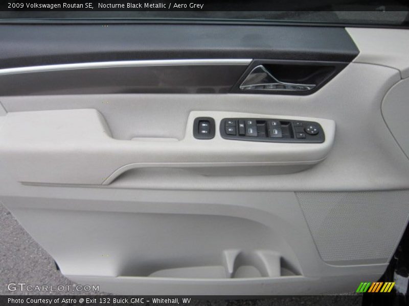 Nocturne Black Metallic / Aero Grey 2009 Volkswagen Routan SE