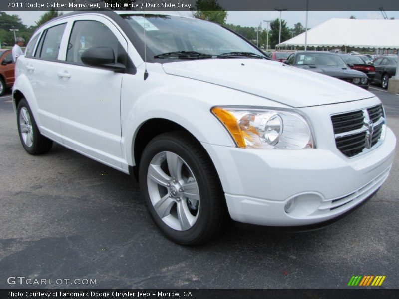 Bright White / Dark Slate Gray 2011 Dodge Caliber Mainstreet