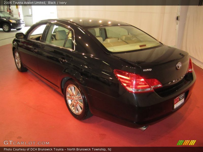 Black / Ivory 2006 Toyota Avalon Limited