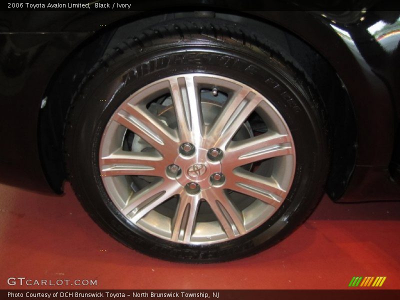 Black / Ivory 2006 Toyota Avalon Limited