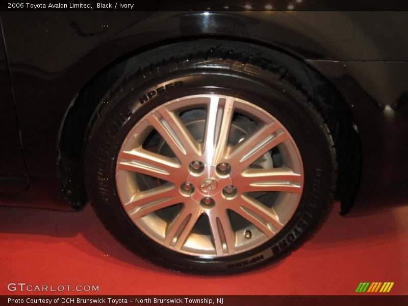 Black / Ivory 2006 Toyota Avalon Limited