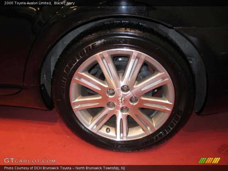 Black / Ivory 2006 Toyota Avalon Limited