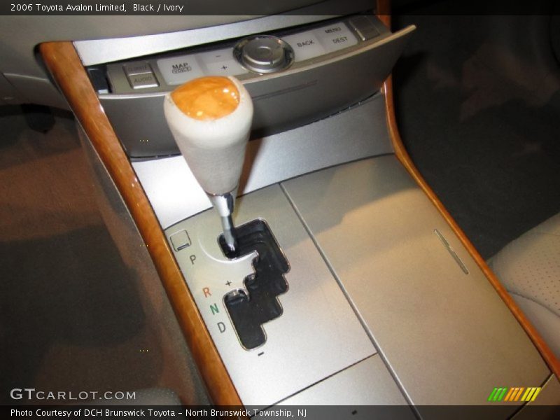 Black / Ivory 2006 Toyota Avalon Limited