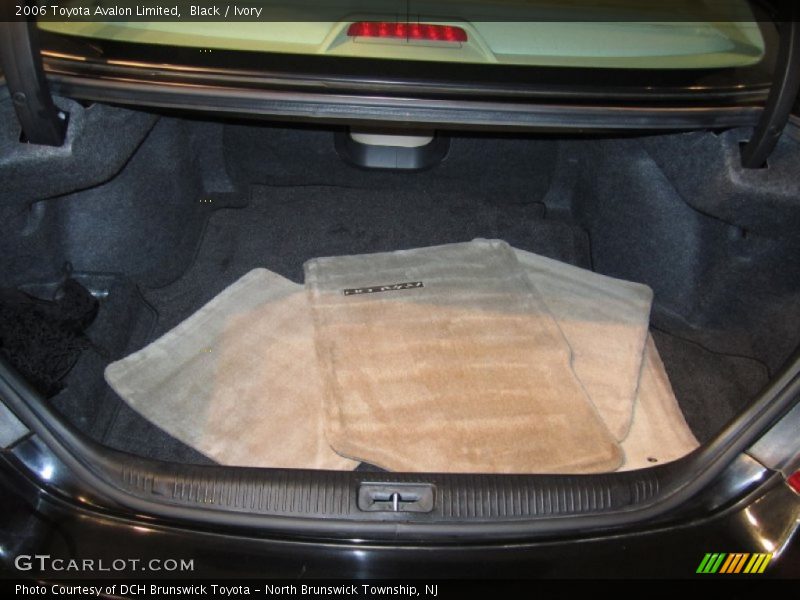 Black / Ivory 2006 Toyota Avalon Limited