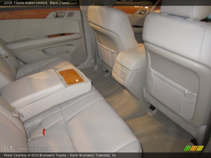 Black / Ivory 2006 Toyota Avalon Limited