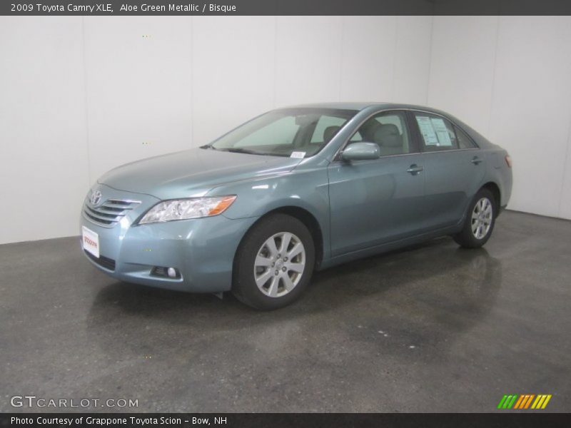 Aloe Green Metallic / Bisque 2009 Toyota Camry XLE