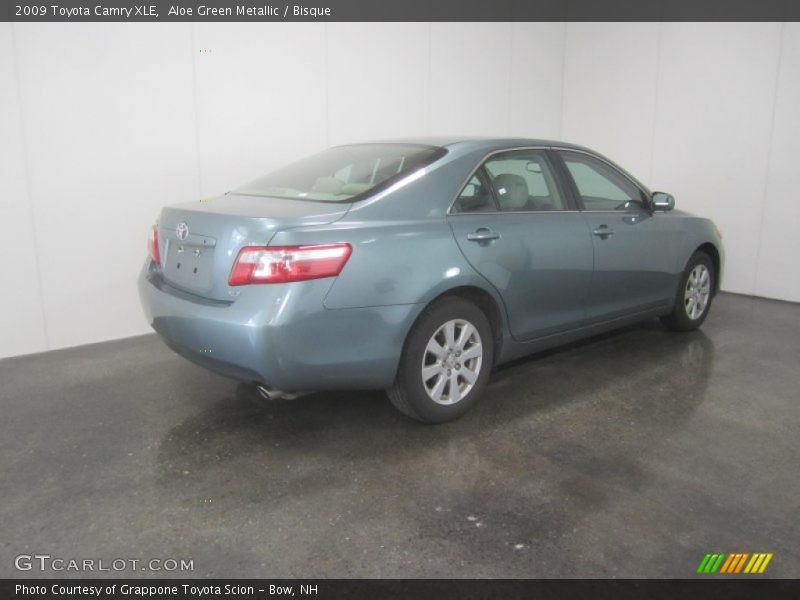 Aloe Green Metallic / Bisque 2009 Toyota Camry XLE