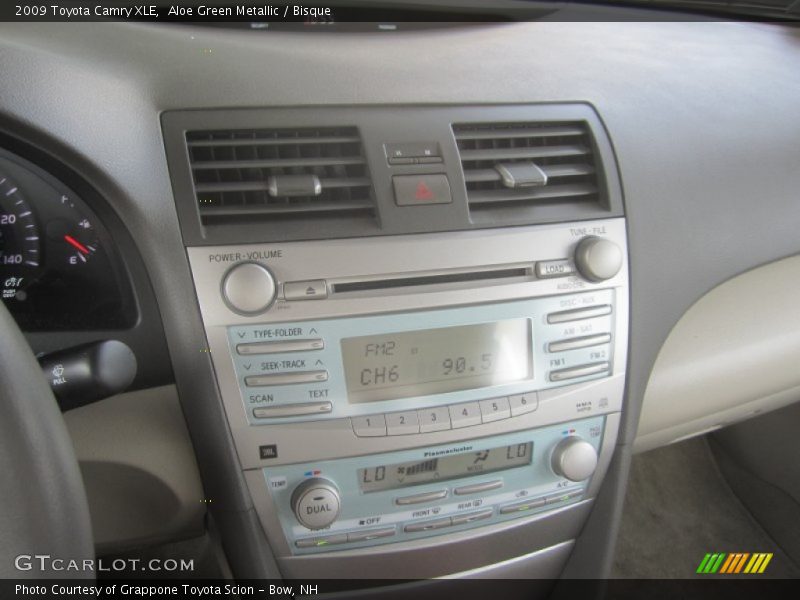 Aloe Green Metallic / Bisque 2009 Toyota Camry XLE