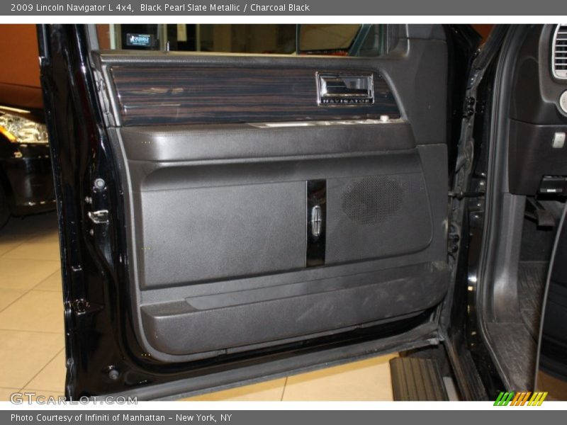 Door Panel of 2009 Navigator L 4x4