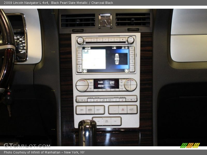 Controls of 2009 Navigator L 4x4