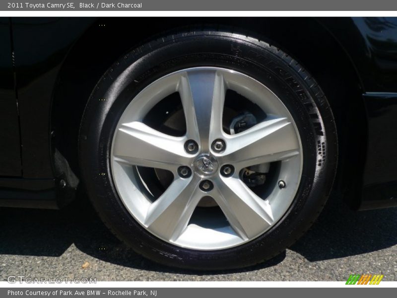 Black / Dark Charcoal 2011 Toyota Camry SE