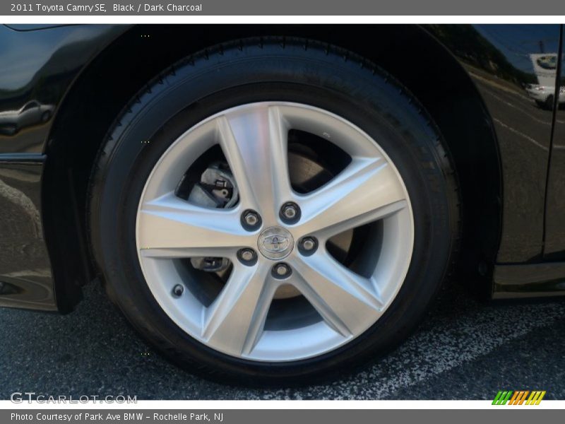 Black / Dark Charcoal 2011 Toyota Camry SE
