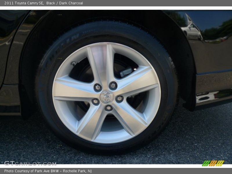 Black / Dark Charcoal 2011 Toyota Camry SE