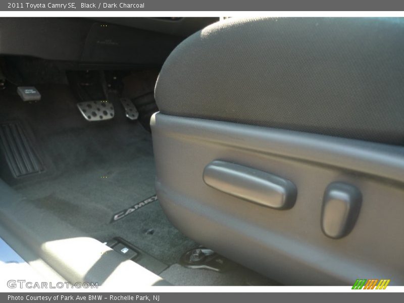 Black / Dark Charcoal 2011 Toyota Camry SE