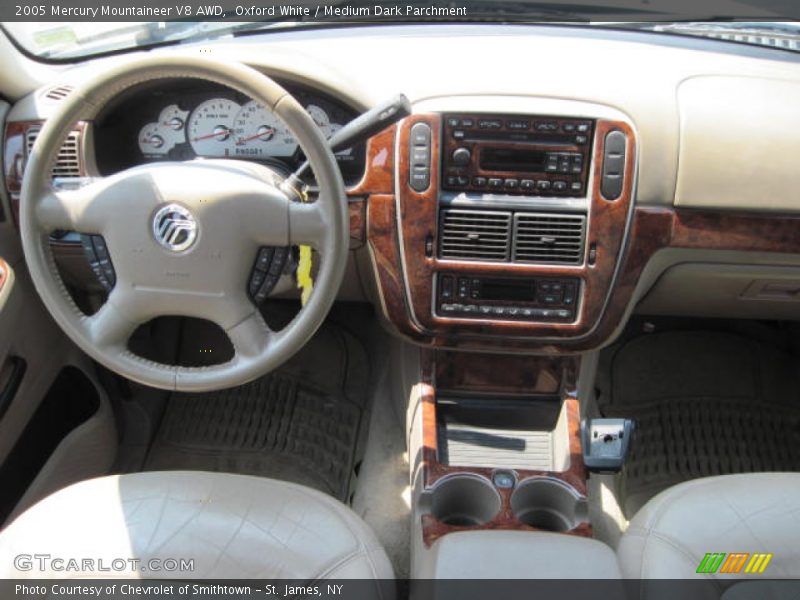 Oxford White / Medium Dark Parchment 2005 Mercury Mountaineer V8 AWD