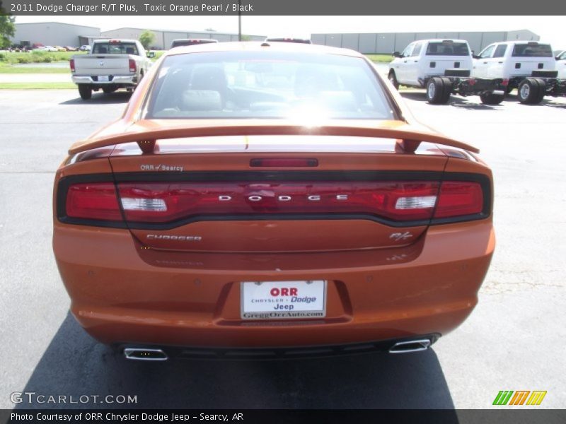 Toxic Orange Pearl / Black 2011 Dodge Charger R/T Plus
