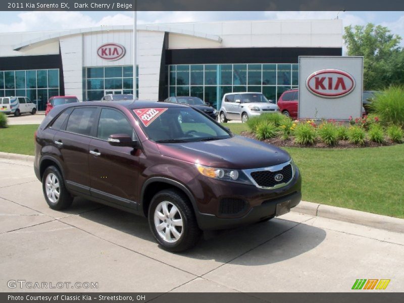 Dark Cherry / Beige 2011 Kia Sorento EX