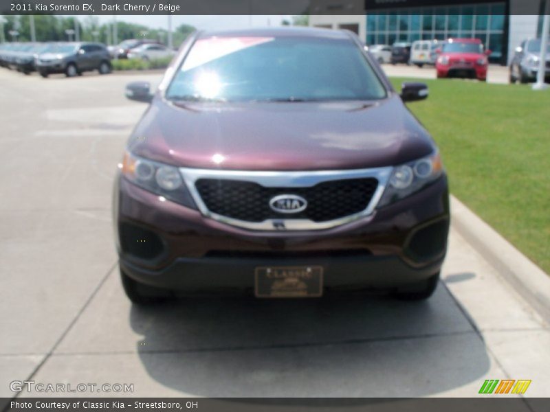 Dark Cherry / Beige 2011 Kia Sorento EX