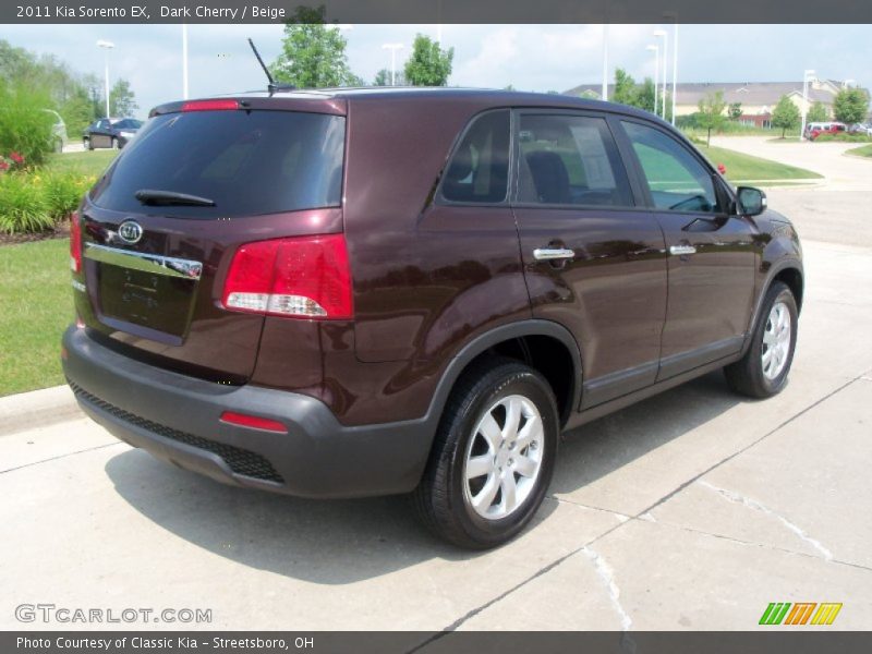 Dark Cherry / Beige 2011 Kia Sorento EX