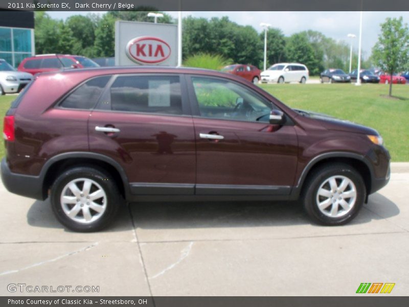 Dark Cherry / Beige 2011 Kia Sorento EX