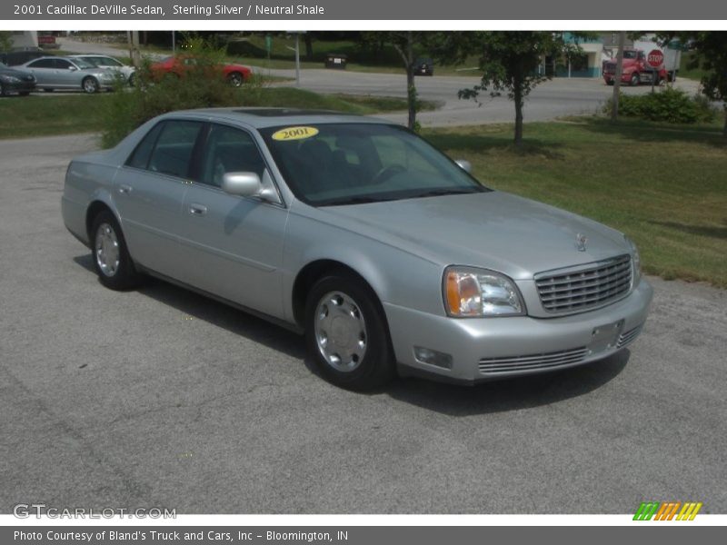 Sterling Silver / Neutral Shale 2001 Cadillac DeVille Sedan