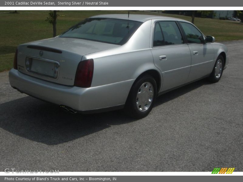 Sterling Silver / Neutral Shale 2001 Cadillac DeVille Sedan
