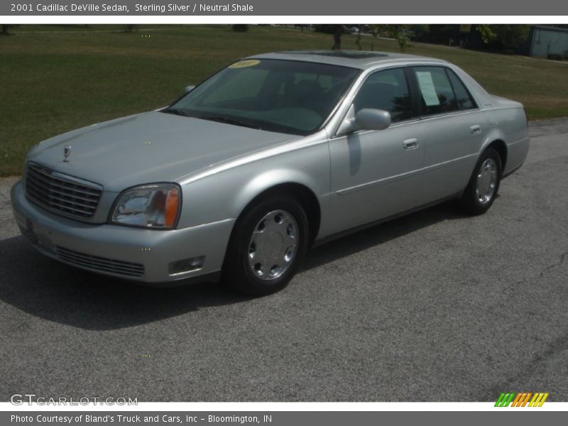 Sterling Silver / Neutral Shale 2001 Cadillac DeVille Sedan