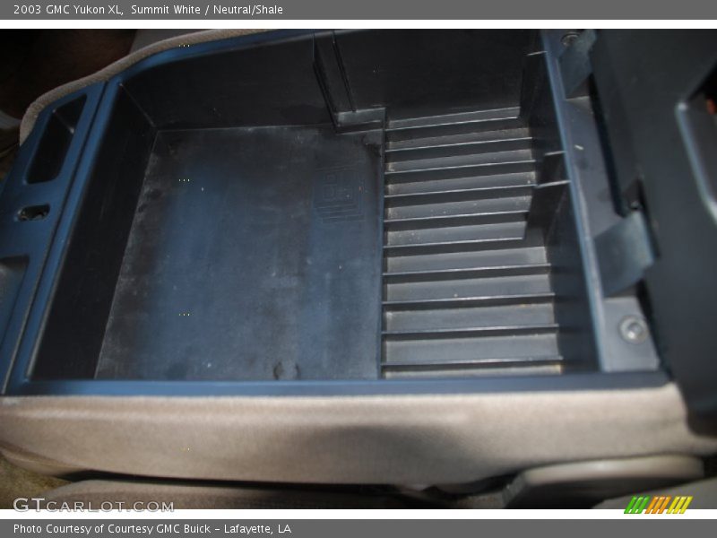 Summit White / Neutral/Shale 2003 GMC Yukon XL