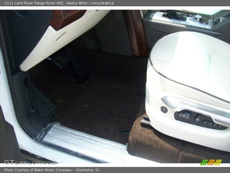 Alaska White / Ivory/Arabica 2011 Land Rover Range Rover HSE