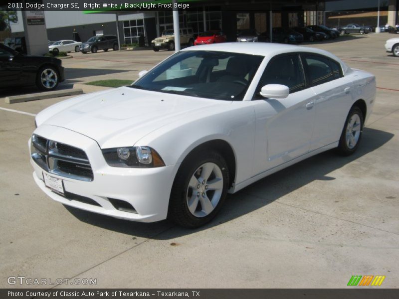 Bright White / Black/Light Frost Beige 2011 Dodge Charger SE