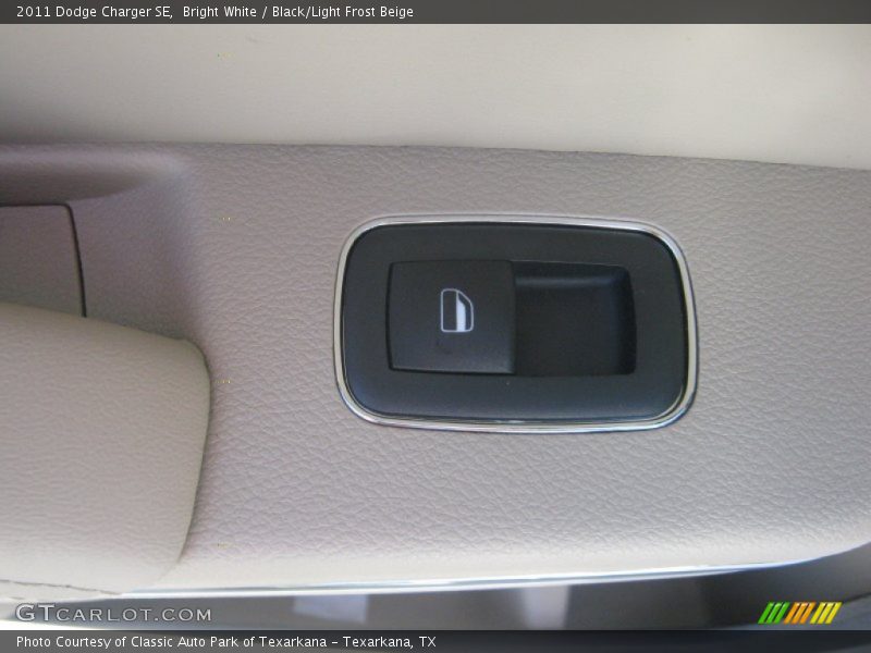 Bright White / Black/Light Frost Beige 2011 Dodge Charger SE