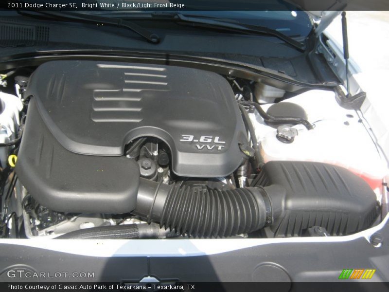 Bright White / Black/Light Frost Beige 2011 Dodge Charger SE
