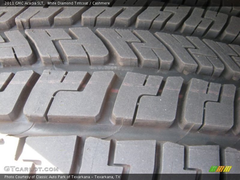 White Diamond Tintcoat / Cashmere 2011 GMC Acadia SLT