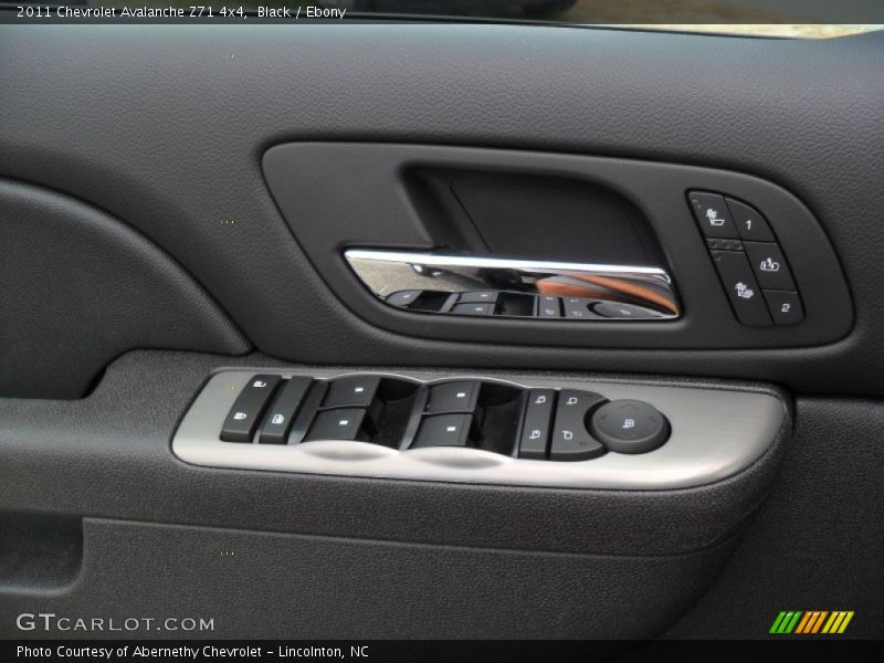 Black / Ebony 2011 Chevrolet Avalanche Z71 4x4
