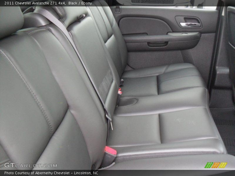 Black / Ebony 2011 Chevrolet Avalanche Z71 4x4