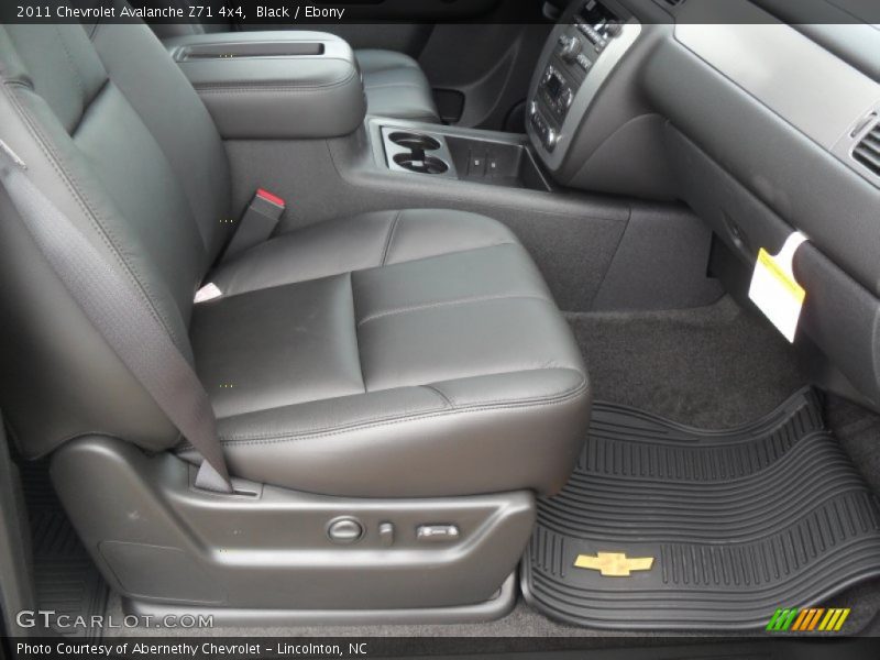 Black / Ebony 2011 Chevrolet Avalanche Z71 4x4