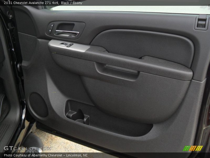 Black / Ebony 2011 Chevrolet Avalanche Z71 4x4