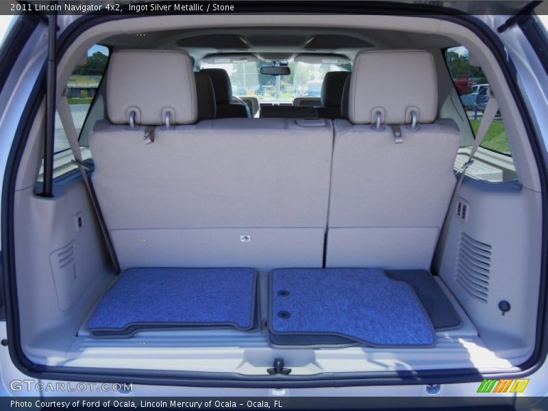  2011 Navigator 4x2 Trunk