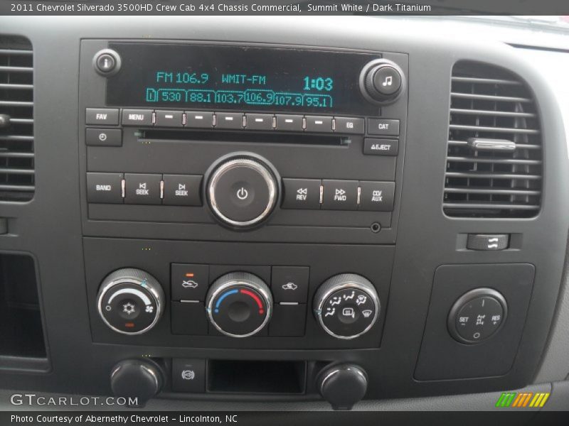 Controls of 2011 Silverado 3500HD Crew Cab 4x4 Chassis Commercial